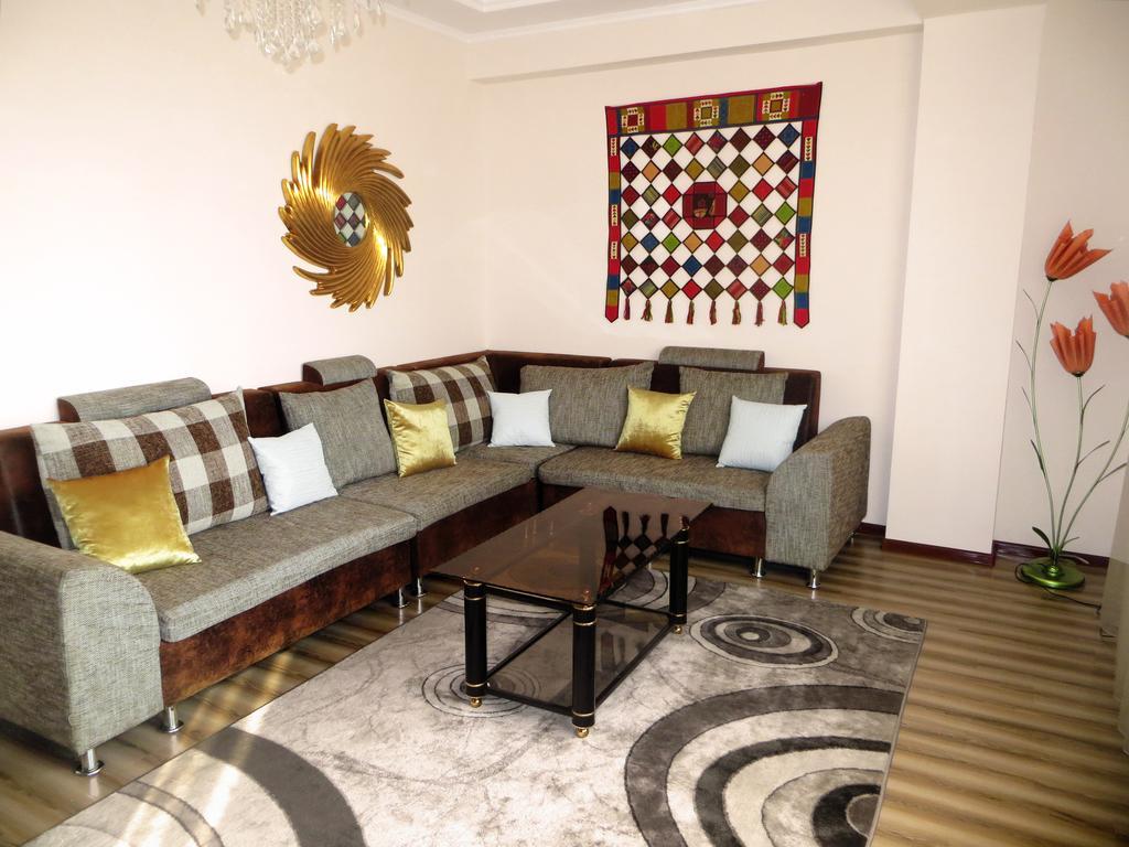 Apartment Kievskaya 114/2 Biszkek Zewnętrze zdjęcie